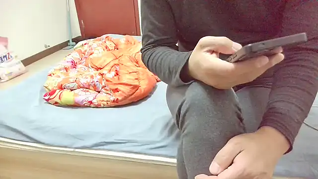 Snapshot of huzi518 chatting on December 2025 03:51:02 PM huzi518 online show from December 2025 03:51:02 PM