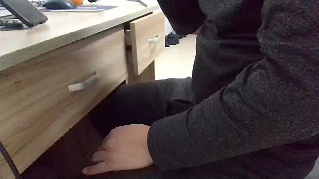 Snapshot of huzi518 chatting on January 2026 04:00:01 PM huzi518 online show from January 2026 04:00:01 PM