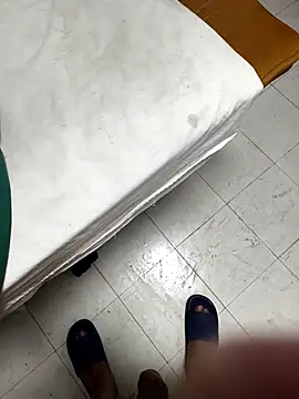 Snapshot of huzi518 chatting on February 2026 08:45:01 PM huzi518 online show from February 2026 08:45:01 PM