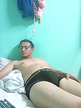 Andresguz35 online show from March 2026 04:40:01 AM