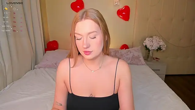 Emma  Leee online show from February 2025 12:59:01 AM