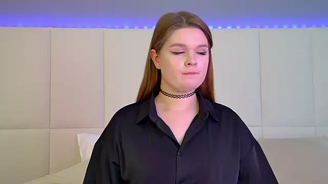 CrystalLyons online show from March 2025 04:09:02 PM