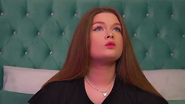 Snapshot of CrystalLyons chatting on February 2026 06:09:01 AM CrystalLyons online show from February 2026 06:09:01 AM