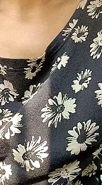 Snapshot of Sanaya_7 chatting on December 2024 05:23:01 AM Sanaya 7 online show from December 2024 05:23:01 AM