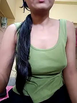 Snapshot of Sanaya_7 chatting on January 2025 05:05:02 AM Sanaya 7 online show from January 2025 05:05:02 AM