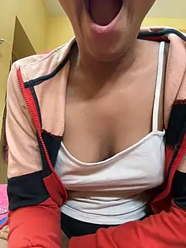 Snapshot of Sanaya_7 chatting on January 2025 02:21:02 AM Sanaya 7 online show from January 2025 02:21:02 AM