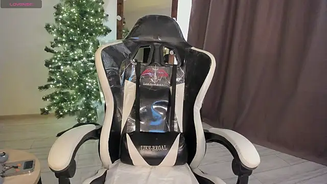 Lana Younes online show from December 2024 11:18:01 AM