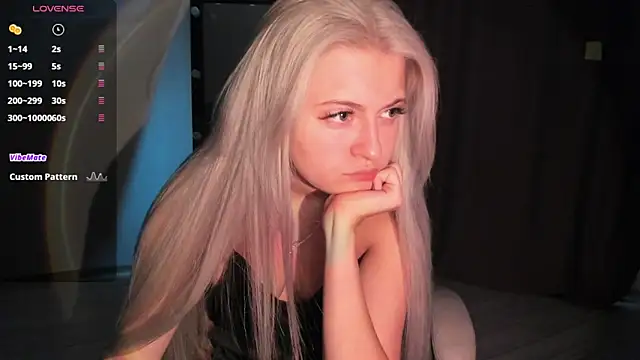 Lana Younes online show from October 2025 09:43:01 AM