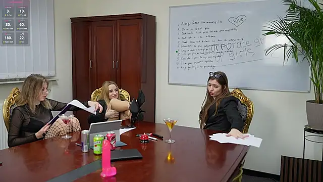 Michelle 054 online show from January 2025 06:43:02 PM