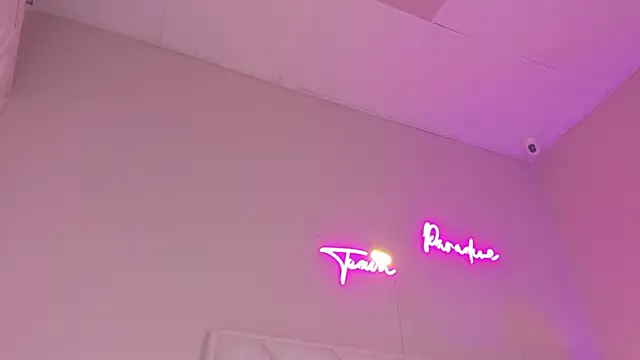 Snapshot of dani_skinny_ chatting on September 2025 11:43:01 AM dani skinny online show from September 2025 11:43:01 AM