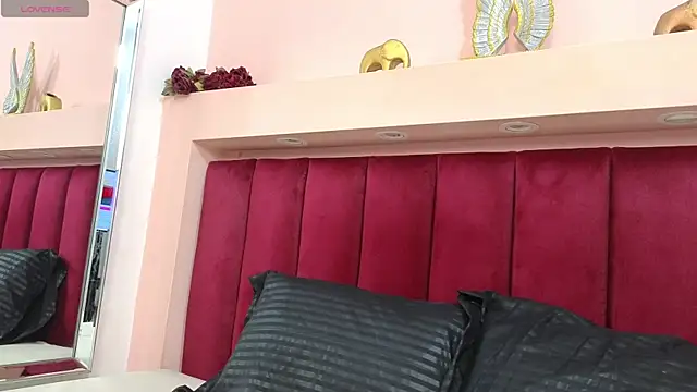 JESSYCORTES online show from February 2025 01:44:01 PM