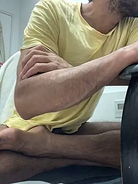 Lucascacaca online show from April 2026 07:26:01 PM