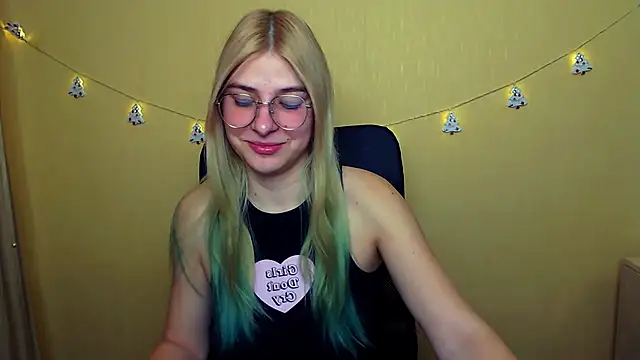 Snapshot of Luna_Lush_ chatting on December 2024 07:27:02 AM Luna Lush  online show from December 2024 07:27:02 AM