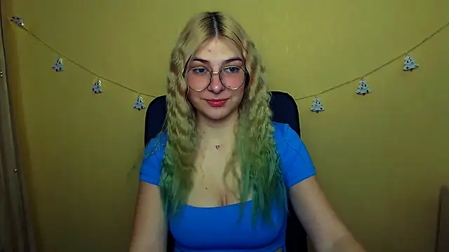 Snapshot of Luna_Lush_ chatting on December 2024 08:23:02 AM Luna Lush  online show from December 2024 08:23:02 AM