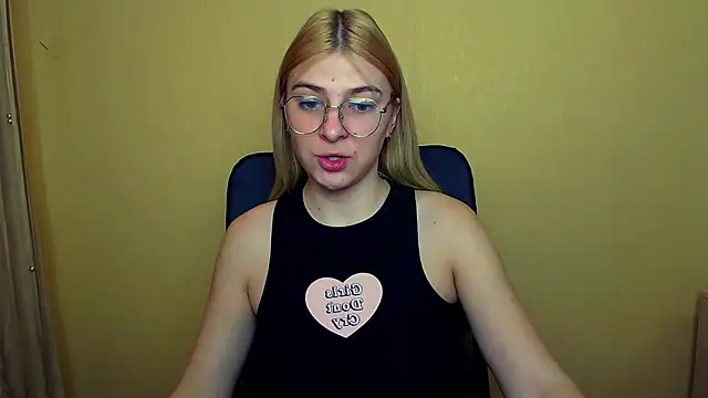 Snapshot of Luna_Lush_ chatting on January 2025 08:15:02 AM Luna Lush  online show from January 2025 08:15:02 AM