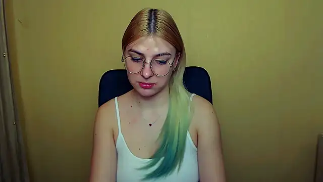 Snapshot of Luna_Lush_ chatting on January 2025 11:31:02 AM Luna Lush  online show from January 2025 11:31:02 AM