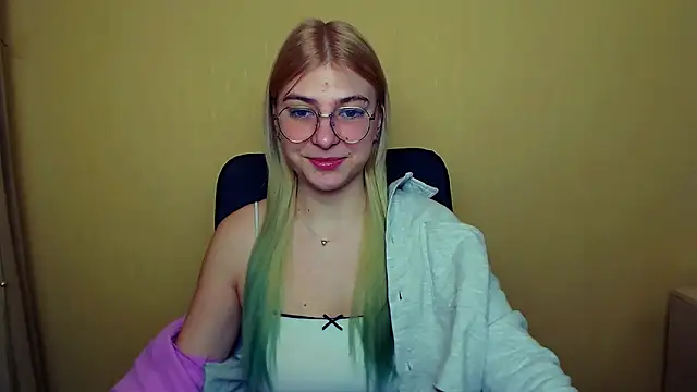 Snapshot of Luna_Lush_ chatting on January 2025 08:30:01 AM Luna Lush  online show from January 2025 08:30:01 AM