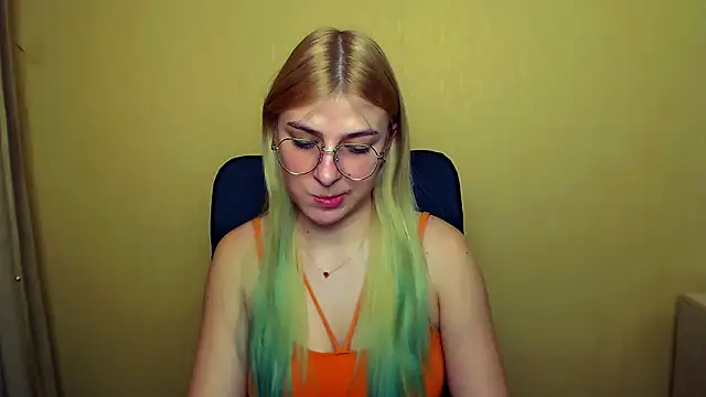 Snapshot of Luna_Lush_ chatting on January 2025 11:28:01 AM Luna Lush  online show from January 2025 11:28:01 AM