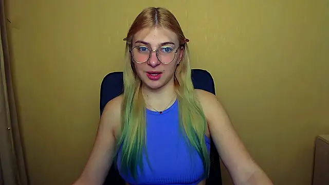 Snapshot of Luna_Lush_ chatting on January 2025 08:32:02 AM Luna Lush  online show from January 2025 08:32:02 AM