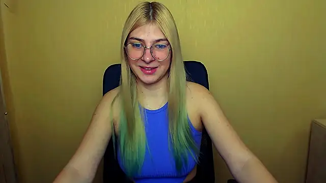 Snapshot of Luna_Lush_ chatting on February 2025 09:22:01 AM Luna Lush  online show from February 2025 09:22:01 AM