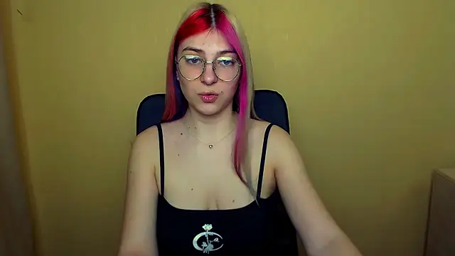 Snapshot of Luna_Lush_ chatting on March 2025 08:32:02 AM Luna Lush  online show from March 2025 08:32:02 AM