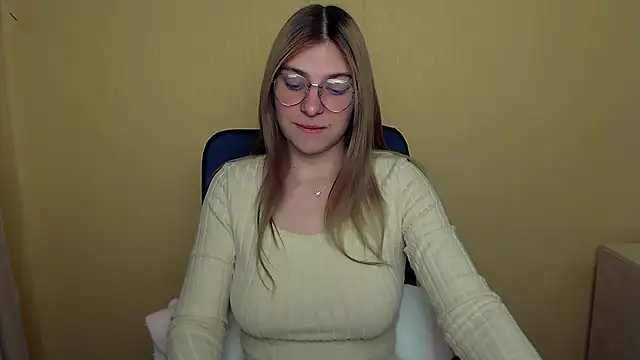 Snapshot of Luna_Lush_ chatting on October 2025 08:42:02 AM Luna Lush  online show from October 2025 08:42:02 AM