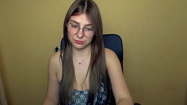 Luna Lush  online show from November 2025 03:56:02 PM