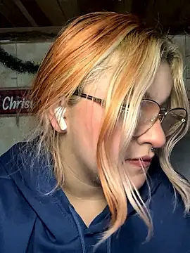 Snapshot of SophiaWeestt99 chatting on January 2026 03:12:02 AM SophiaWeestt99 online show from January 2026 03:12:02 AM