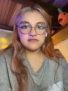 Snapshot of SophiaWeestt99 chatting on February 2026 06:40:02 AM SophiaWeestt99 online show from February 2026 06:40:02 AM