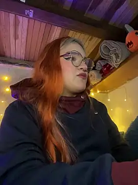 Snapshot of SophiaWeestt99 chatting on February 2026 03:45:01 AM SophiaWeestt99 online show from February 2026 03:45:01 AM