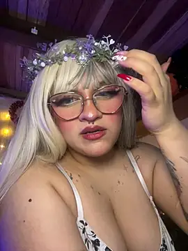 Snapshot of SophiaWeestt99 chatting on February 2026 05:37:01 AM SophiaWeestt99 online show from February 2026 05:37:01 AM