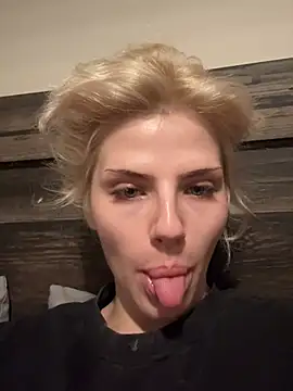 SirenitySirenxx online show from February 2026 05:50:01 AM