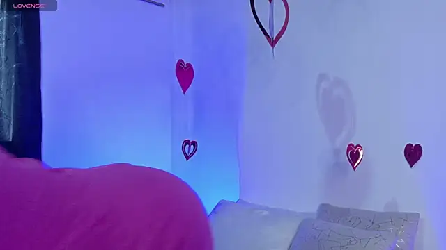 luccycollins  online show from February 2025 02:11:02 PM