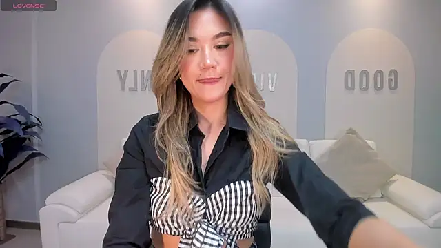 RebeccaHudson online show from November 2025 07:23:02 PM