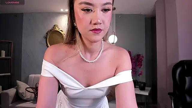 RebeccaHudson online show from February 2026 07:35:01 PM