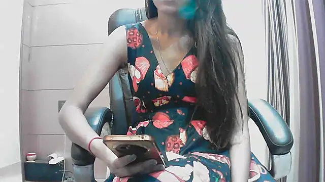 collage hoty online show from October 2025 04:38:02 PM