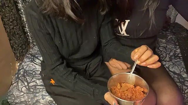 Snapshot of mystical_zara chatting on January 2025 07:39:01 PM mystical zara online show from January 2025 07:39:01 PM