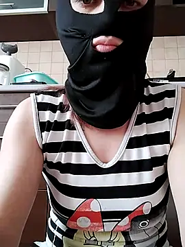 ladyrrr online show from April 2026 01:19:01 PM