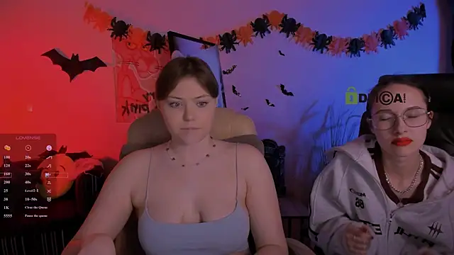 nikole kitt online show from November 2025 07:59:02 PM