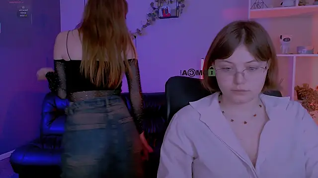 nikole kitt online show from April 2026 07:19:01 PM