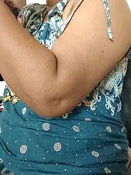 gaurika18 online show from November 2025 01:21:02 PM