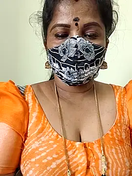 gaurika18 online show from April 2026 06:33:02 AM