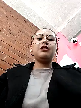 lara moon25 online show from December 2024 06:16:02 PM