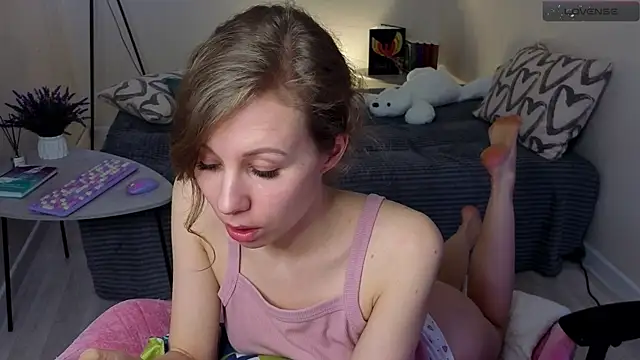 Lill Mary online show from March 2025 07:38:02 AM