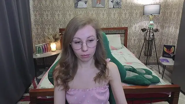 Lill Mary online show from March 2026 04:35:01 AM