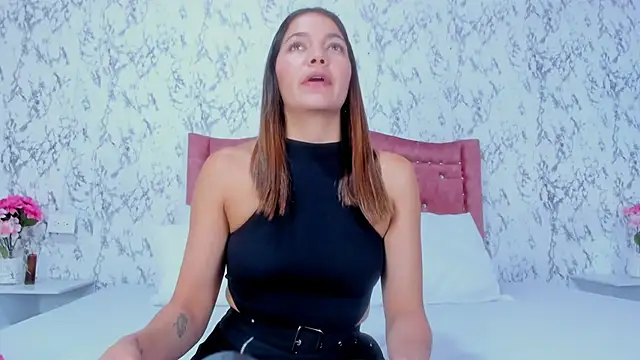 Mia Malkovaa  online show from February 2026 05:13:02 PM