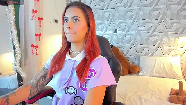 Snapshot of Sophiee_Hill chatting on February 2026 06:34:01 AM Sophiee Hill online show from February 2026 06:34:01 AM