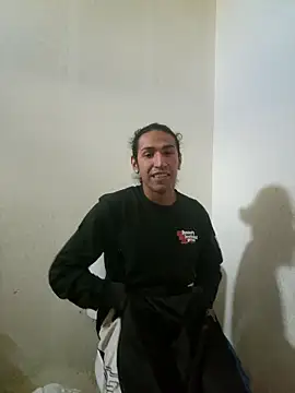 LargeDominoes online show from April 2026 04:34:02 PM