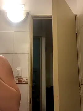 WhiteWomen online show from November 2025 11:21:02 PM