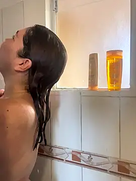 WhiteWomen online show from December 2025 12:43:02 PM